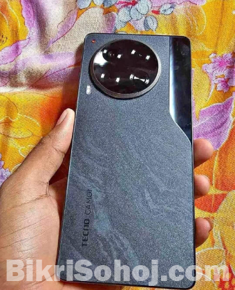 Tecno camon 30